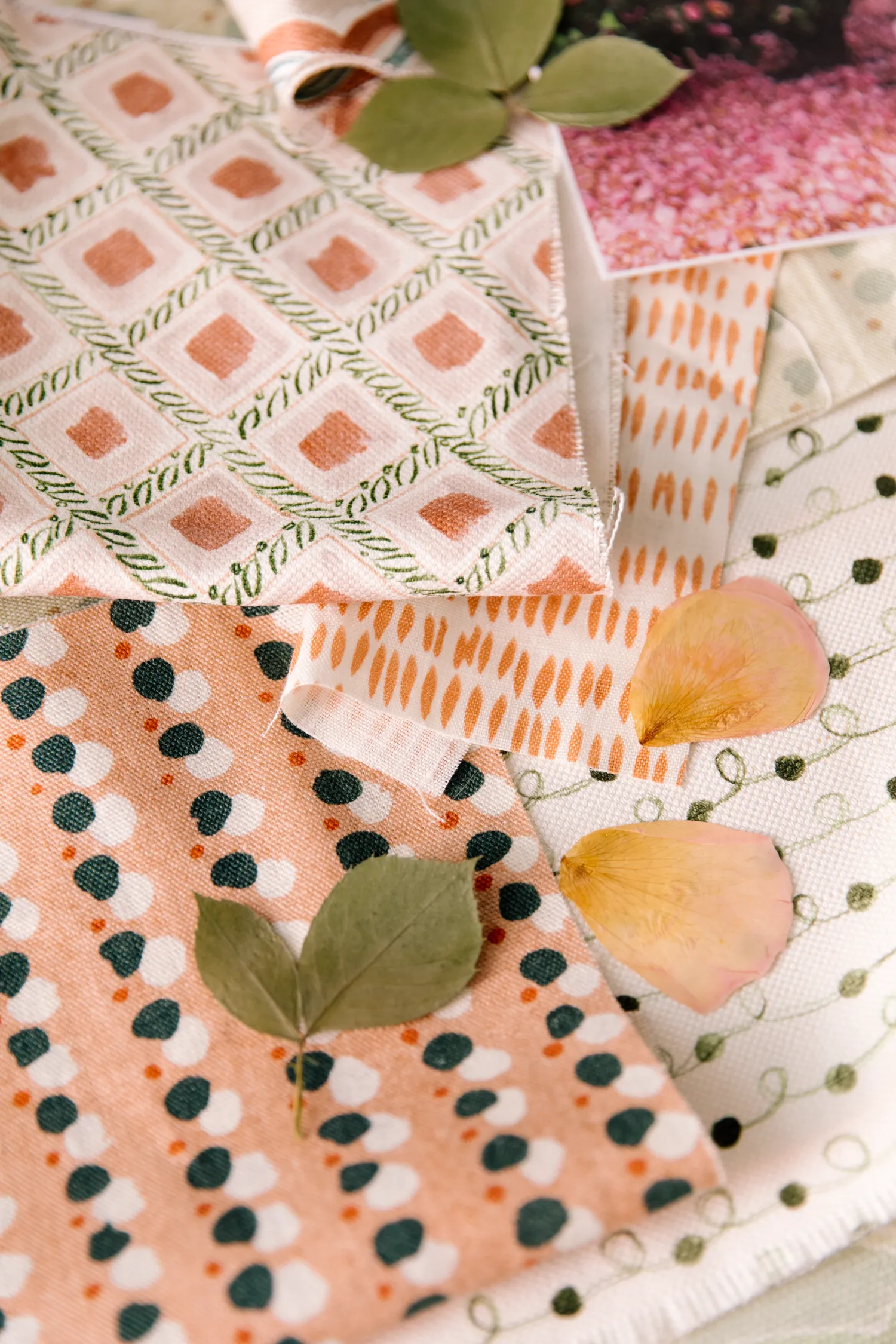 Braided Diamonds Small Fabric in Rose/Green